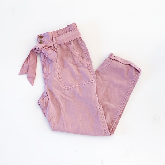 American Eagle Outfitters Pants - American Eagle AEO Super High-Rise Taper Pants | 6